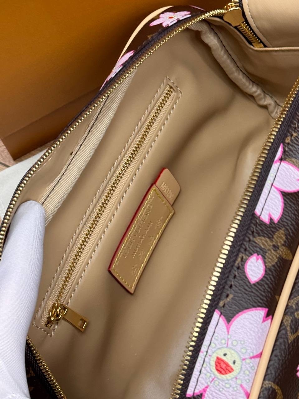 louis vuitton косметичка,cумка louis vuitton,луи виттон косметичка оригинал,косметичка,стильная косметичка