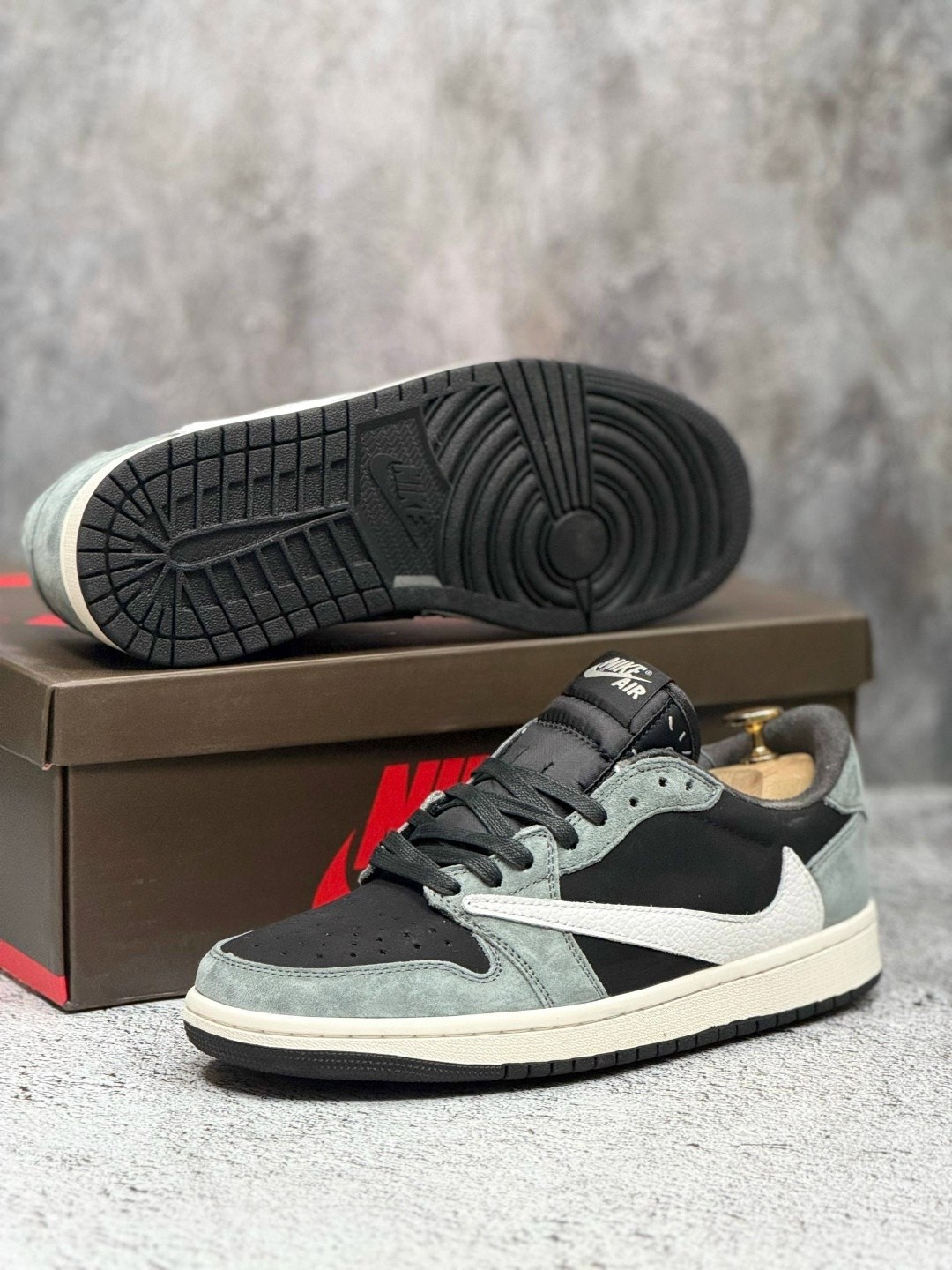 кроссовки nike air jordan 1 x travis scott,кроссовки nike air jordan 1 low x travis scott,nike air jordan 1 low x travis scott,кроссовки travis scott x air jordan 1 low,кроссовки nike