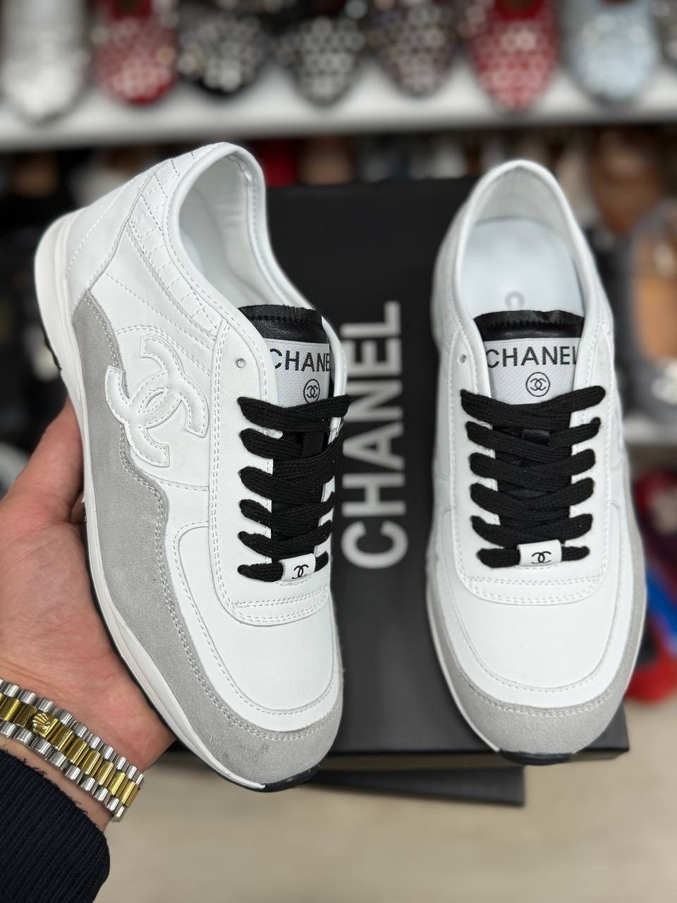 chanel кроссовки,женские кроссовки chanel,женские кожаные белые кроссовки chanel,женские кожаные кроссовки chanel 2026 белые с черными шнурками,кеды женские chanel