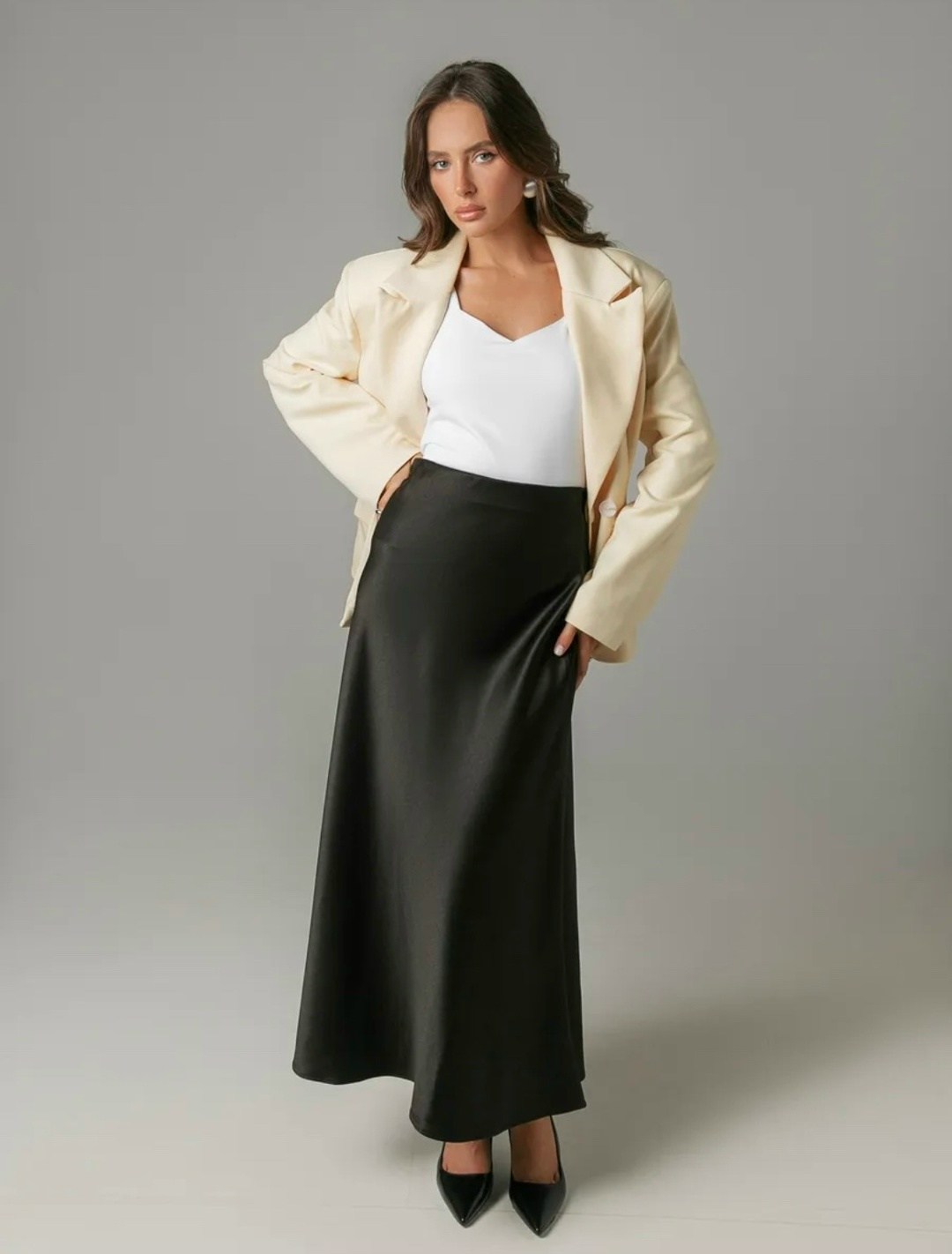 юбка атласная длинная,белая атласная юбка,атласные юбки,юбка атласная трапеция миди zarina,юбка длинная