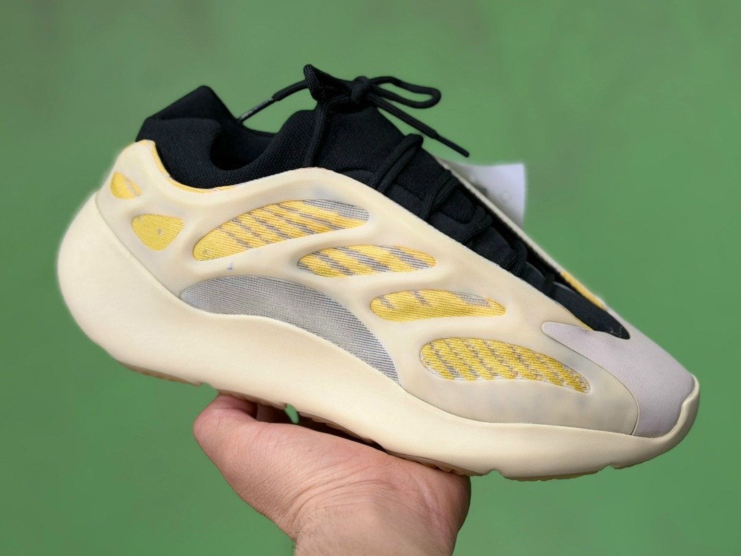 adidas yeezy boost 700 v 3,yeezy 700 v3 copper fade,кроссовки adidas yeezy boost 700,adidas yeezy boost 700,кроссовки adidas yeezy 700