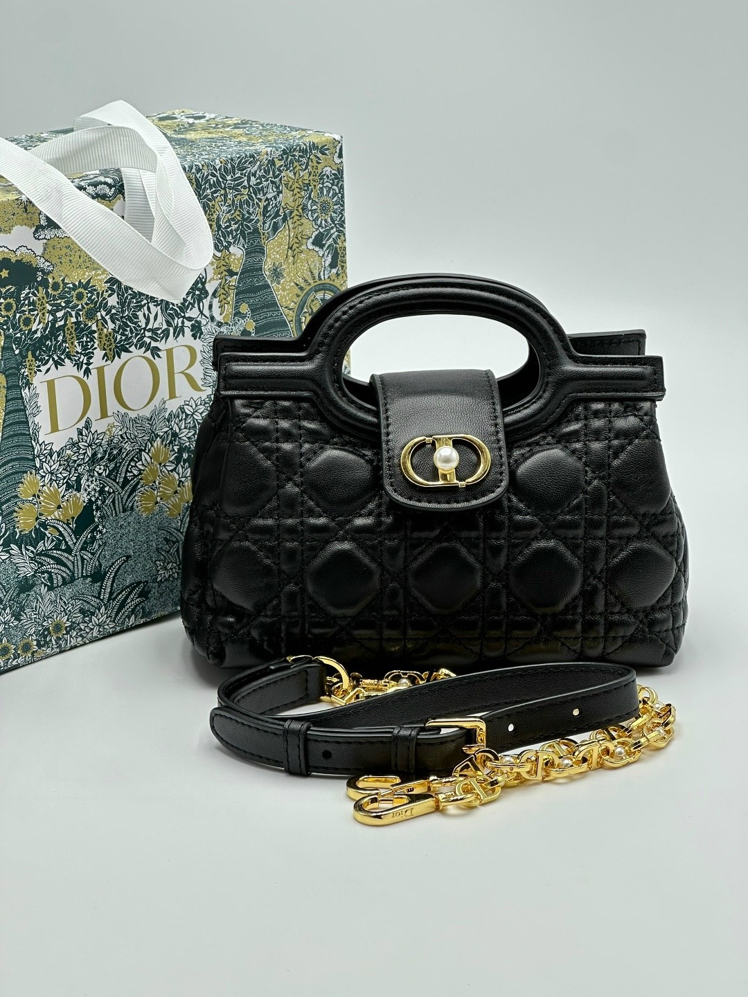 сумка christian dior,женская сумка dior,dior сумка,сумка dior lady,сумка диор