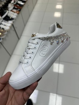Кроссовки