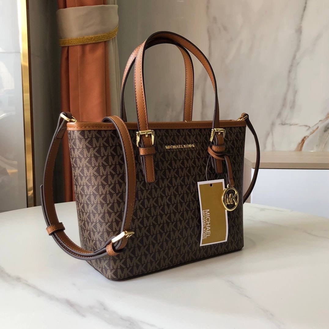 женская сумка michael kors,сумка michael kors,michael kors коричневая сумка тоут,сумка женская michael kors 35t9gtvt0b коричневый,michael kors коричневая сумка с короткими ручками для женщин