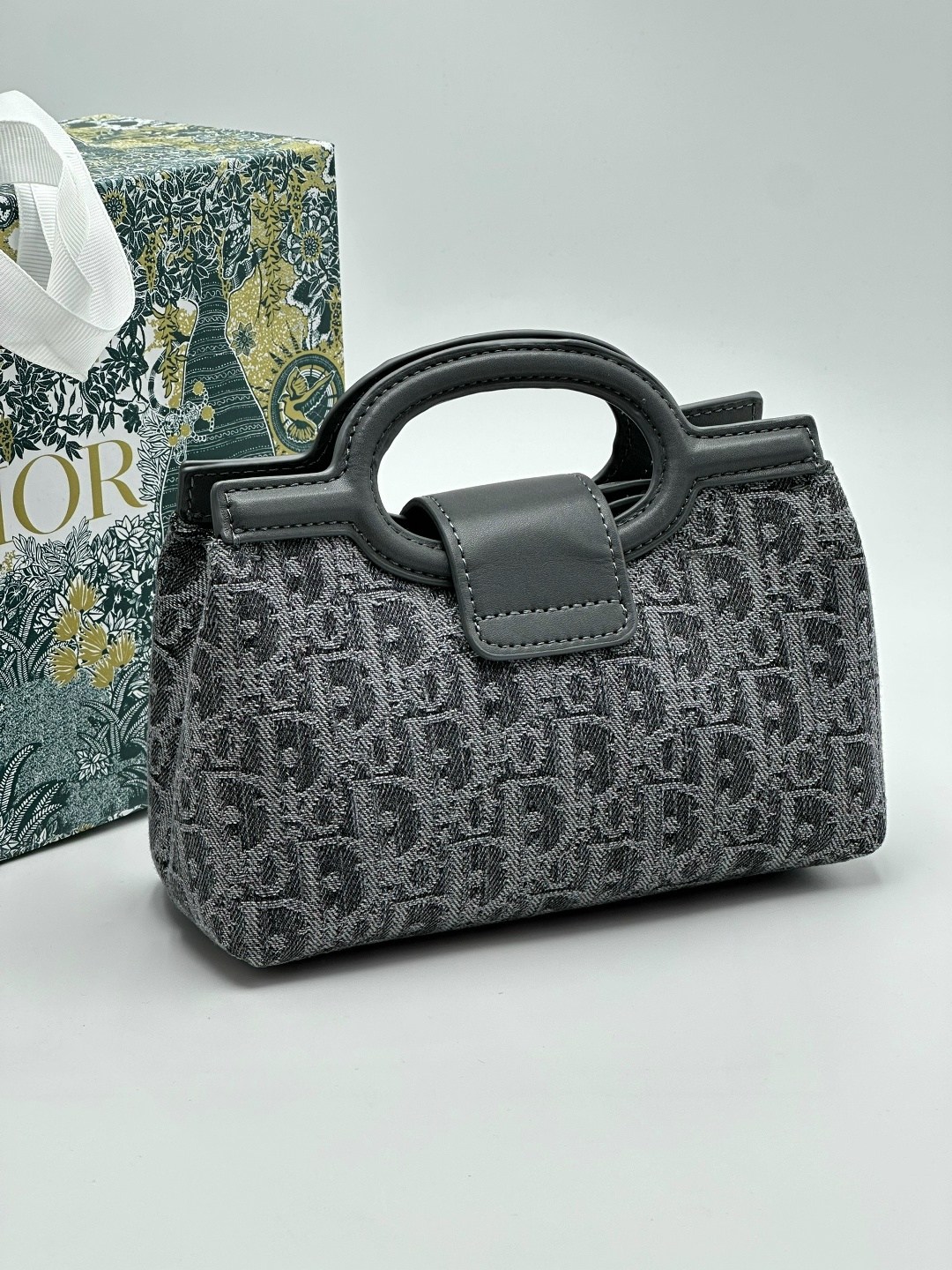 сумка christian dior,женская сумка dior,dior сумка,сумка dior lady,сумка диор