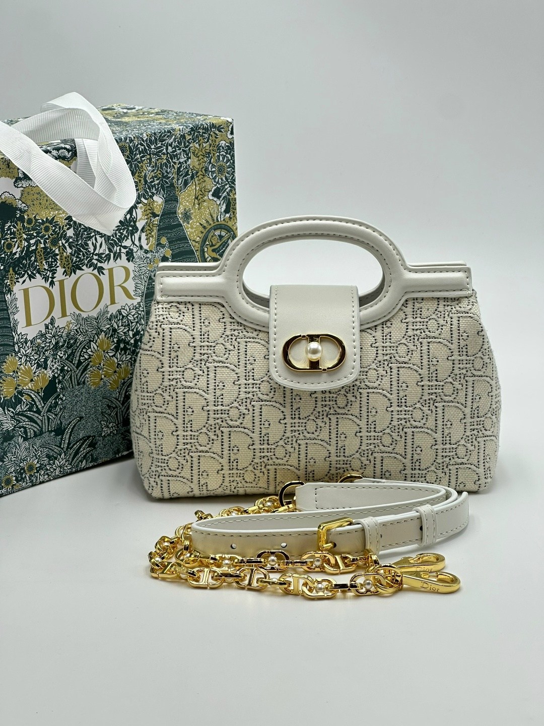 сумка christian dior,женская сумка dior,dior сумка,сумка dior lady,сумка диор