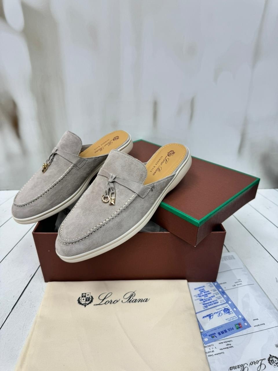 женские замшевые мюли loro piana бежевые,мюли loro piana,лоферы loro piana,,сабо loro piana