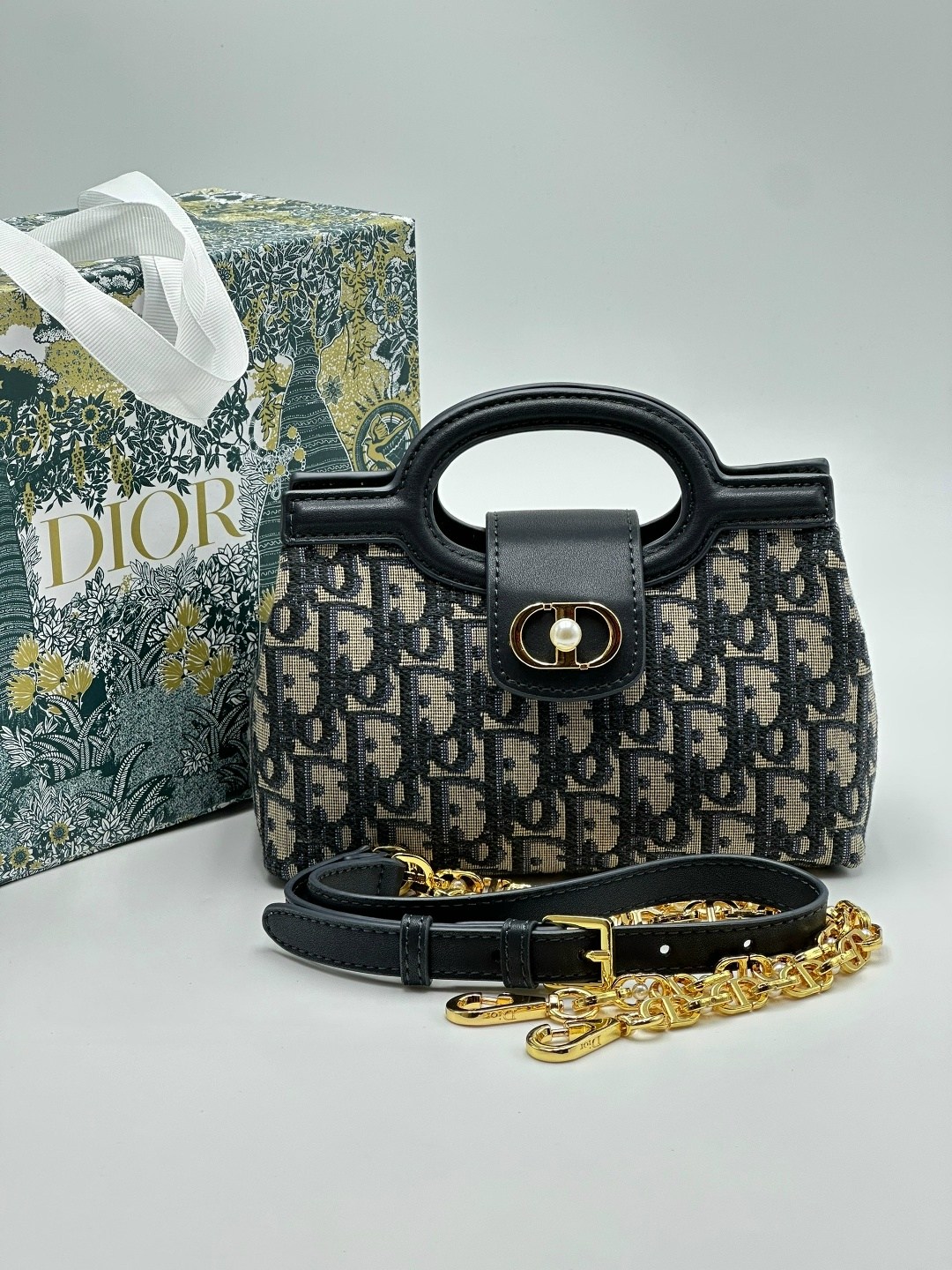 сумка christian dior,женская сумка dior,dior сумка,сумка dior lady,сумка диор