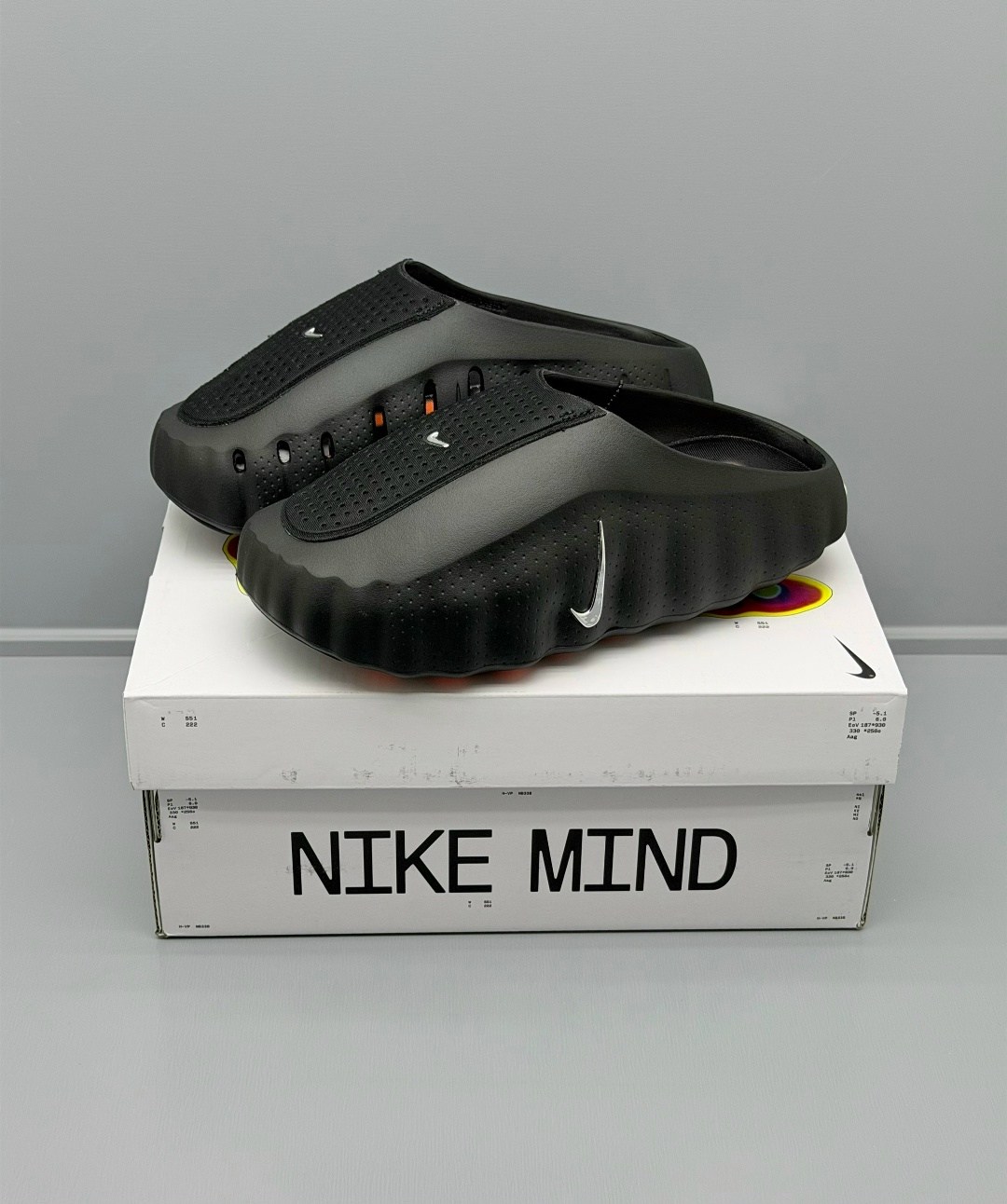 кроссовки,тапки модные,кроссовки nike,оригинальный спортивный, будущего
