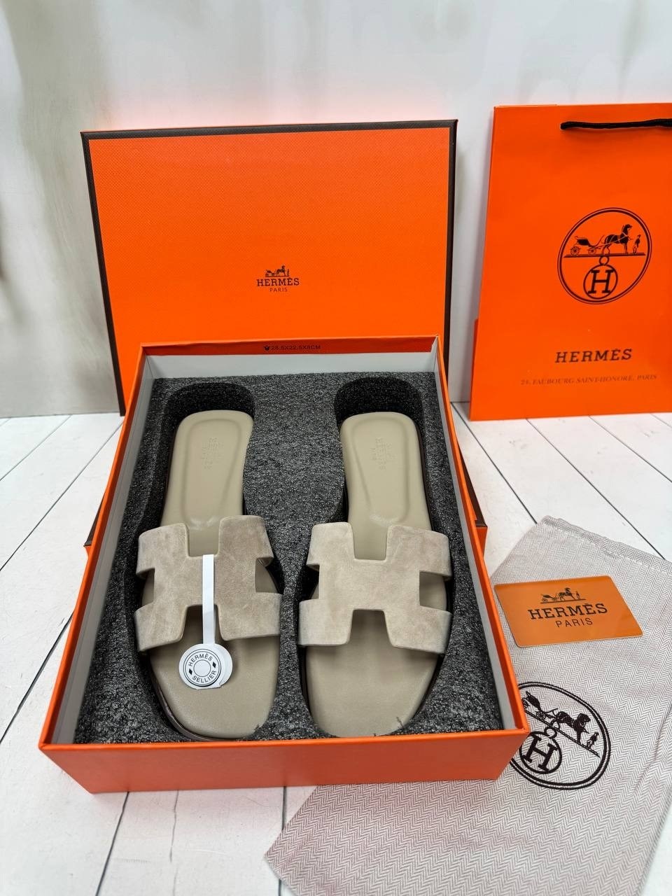 шлепанцы hermes,шлепки hermes женские,шлепки hermes,шлепки эрмес беж,шлепки эрмес бежевые