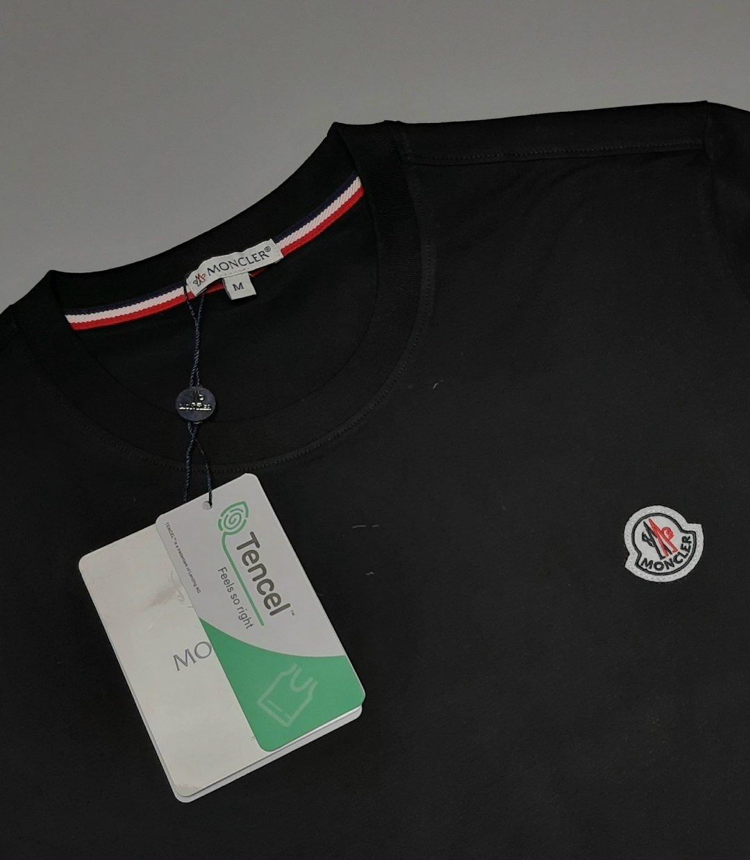 мужские футболки moncler,футболка moncler,футболка монклер,футболка белая мужская,мужская футболка