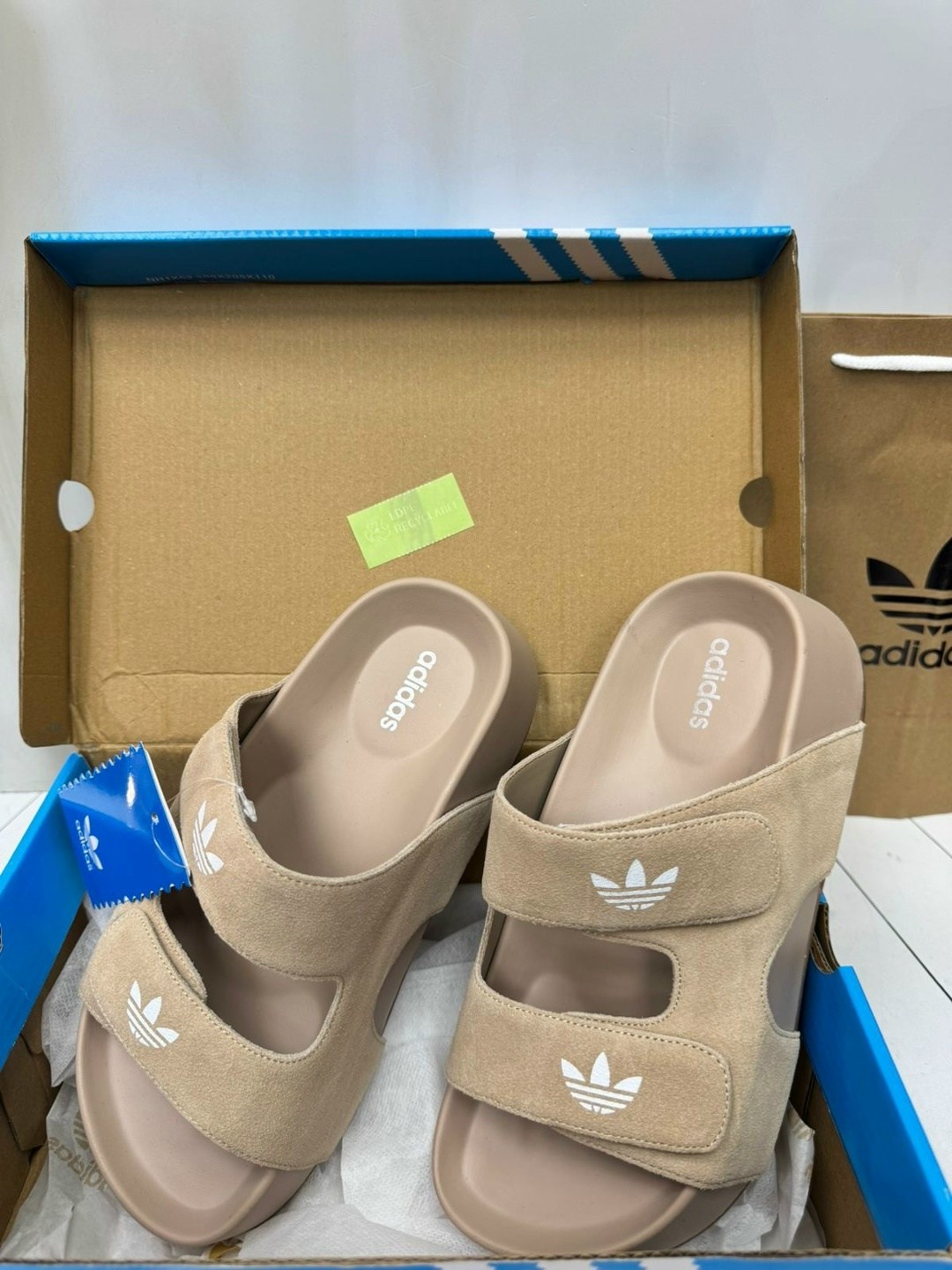 ,шлепки адидас бежевые,шлепанцы adidas,босоножки adidas,босоножки детские