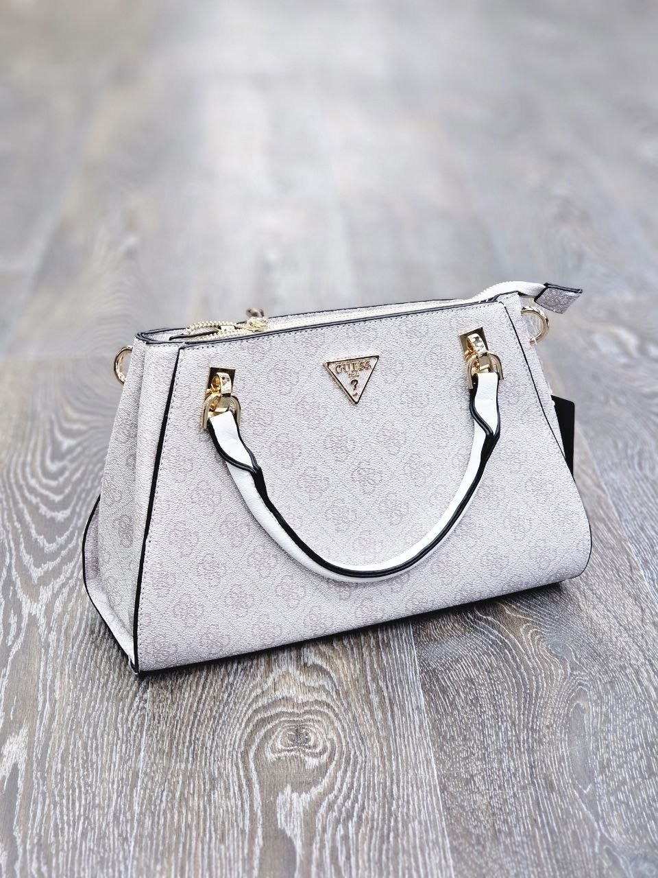 guess сумка,женская сумка guess,сумка с длинной ручкой и молнией guess темно-серая,сумка большая шоппер guess через плечо,сумочка guess