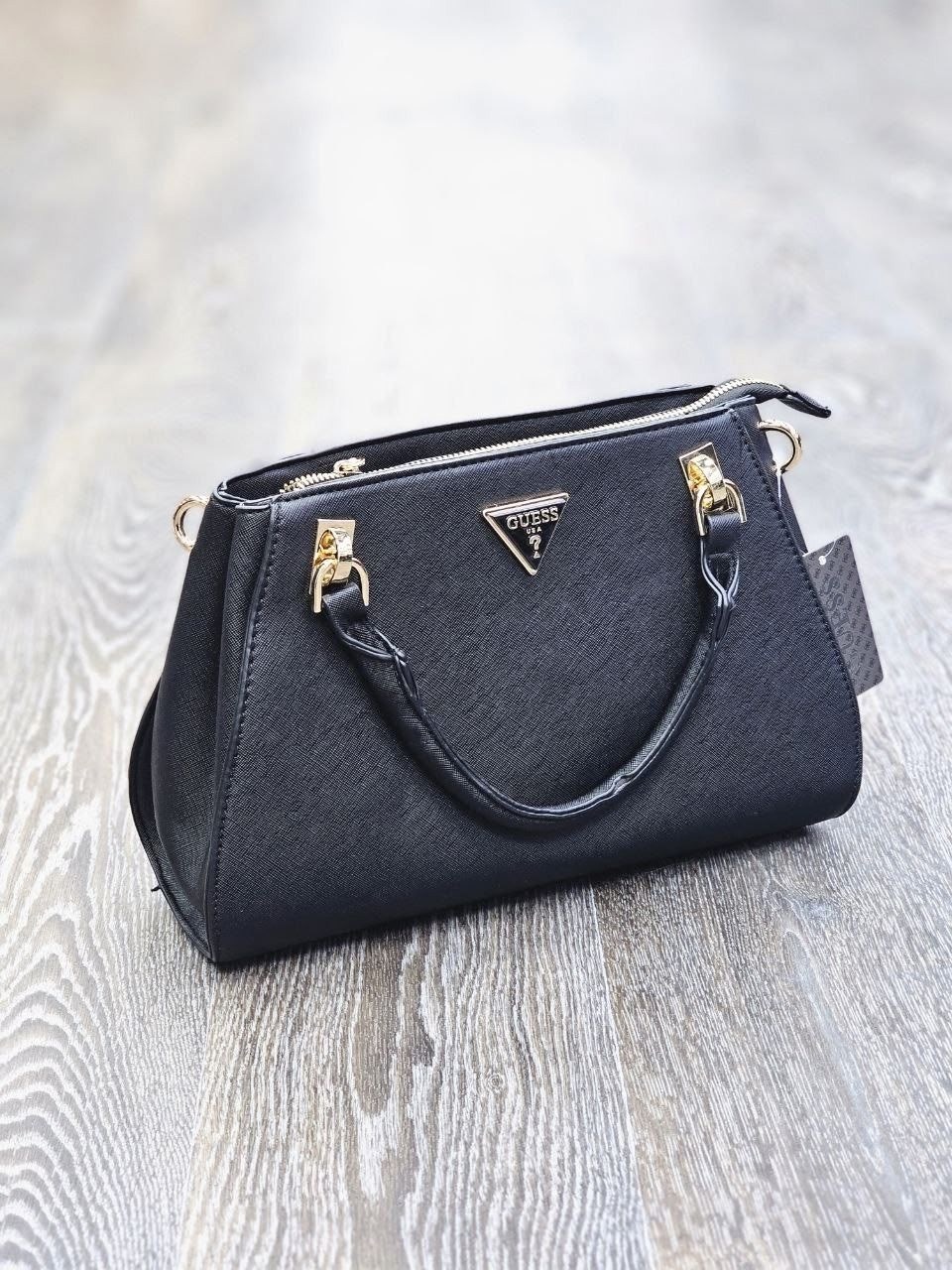 guess сумка,женская сумка guess,сумка с длинной ручкой и молнией guess темно-серая,сумка большая шоппер guess через плечо,сумочка guess