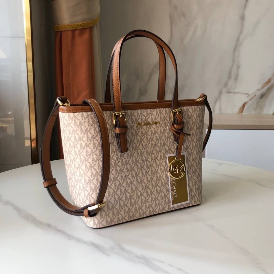 женская сумка michael kors,сумка michael kors,michael kors коричневая сумка тоут,сумка женская michael kors 35t9gtvt0b коричневый,michael kors коричневая сумка с короткими ручками для женщин