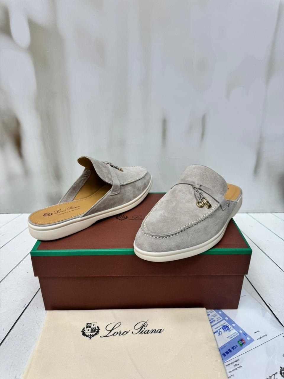 женские замшевые мюли loro piana бежевые,мюли loro piana,лоферы loro piana,,сабо loro piana
