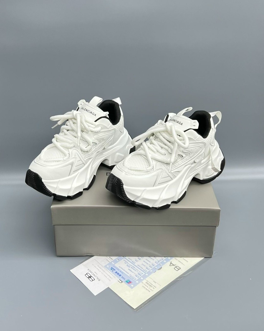 женские кроссовки,кроссовки женские balenciaga,массивные кроссовки,кроссовки модные,кроссовки для женщин