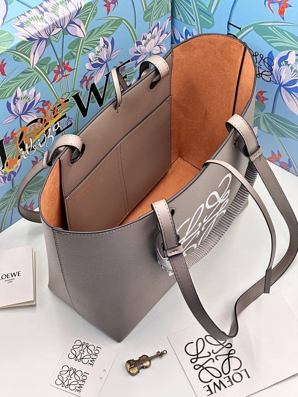 сумка тоут loewe,сумка loewe,женская сумка loewe,женская сумка шоппер,сумка