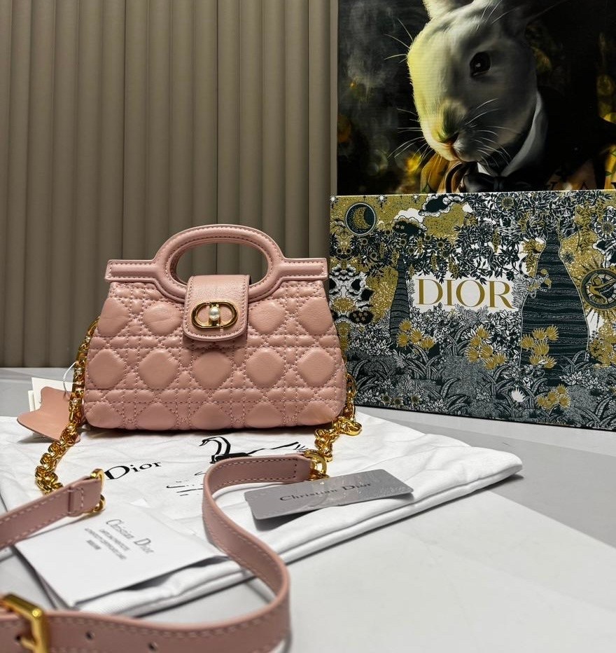 dior сумка,женская сумка dior,сумка christian dior,сумка диор леди ди,сумка lady dior my abcdior
