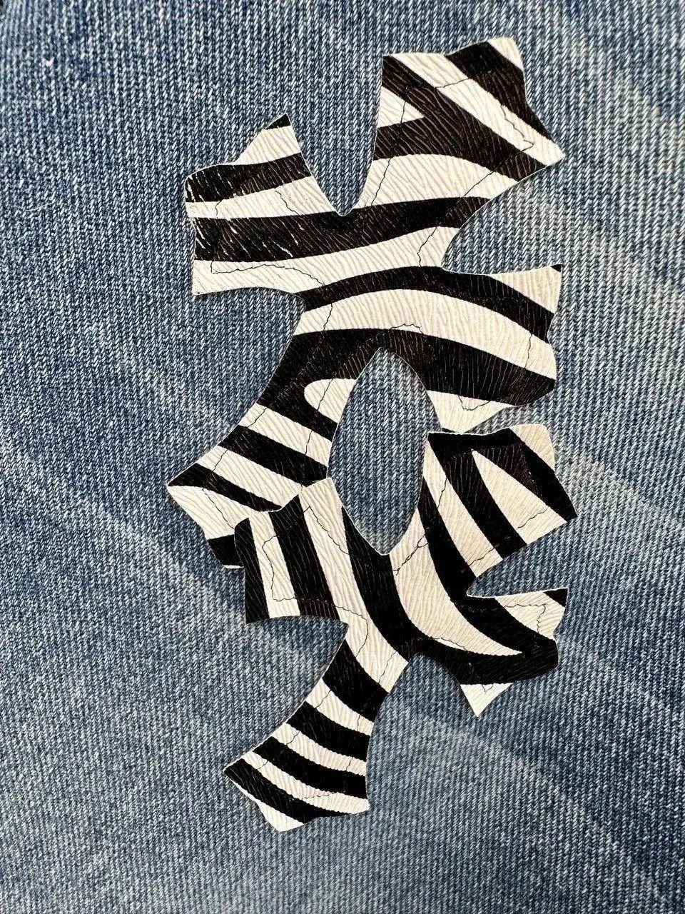 женские джинсы,модные джинсы,рваные джинсы,брюки джинсовые,джинсы широкие рваные