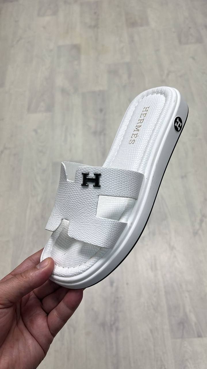 ,шлепанцы женские,шлепанцы fendi,шлепки женские,тапочки модные