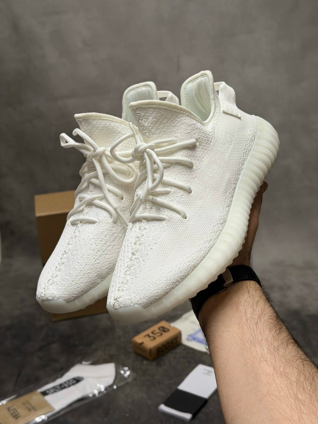 adidas yeezy boost 350 v 2,adidas yееzy boost 350 v2 cream/triple white,кроссовки adidas yeezy 350 boost v2 triple white,adidas yeezy boost 350 cream white,adidas yeezy boost 350