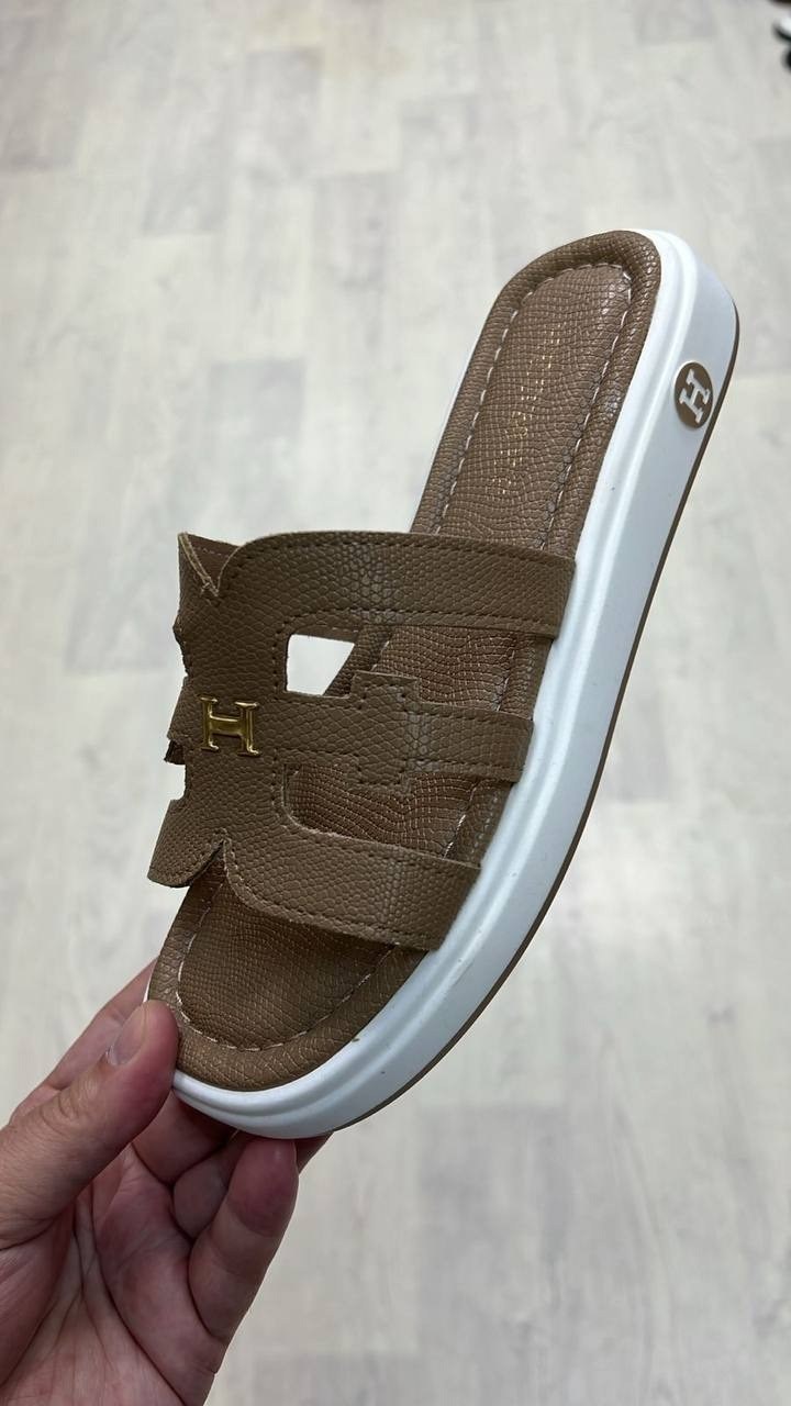 ,шлепанцы женские,шлепанцы fendi,шлепки женские,тапочки модные
