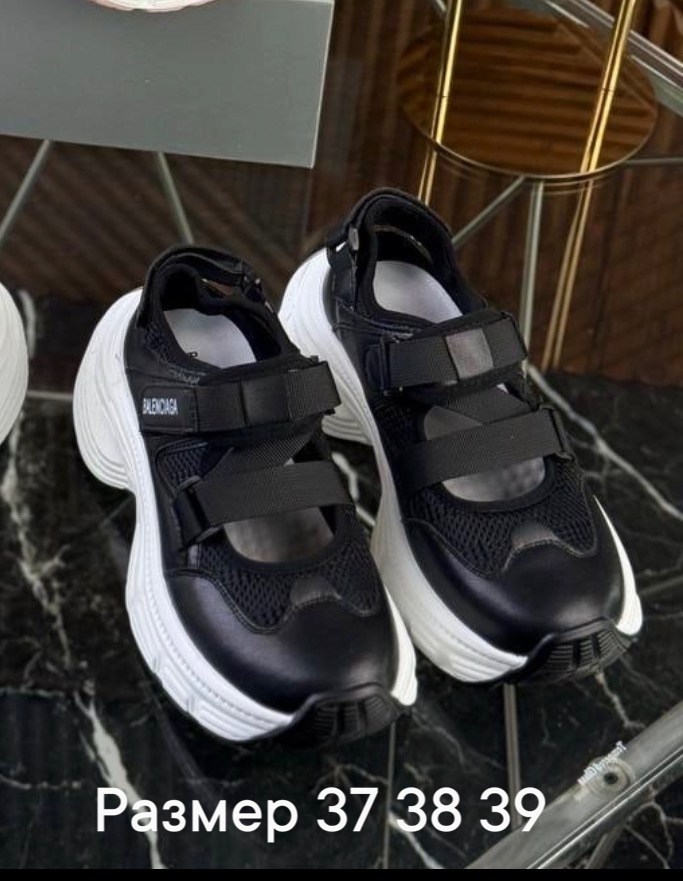 кроссовки balenciaga,,босоножки balenciaga,balenciaga кроссовки женские,сандалии balenciaga