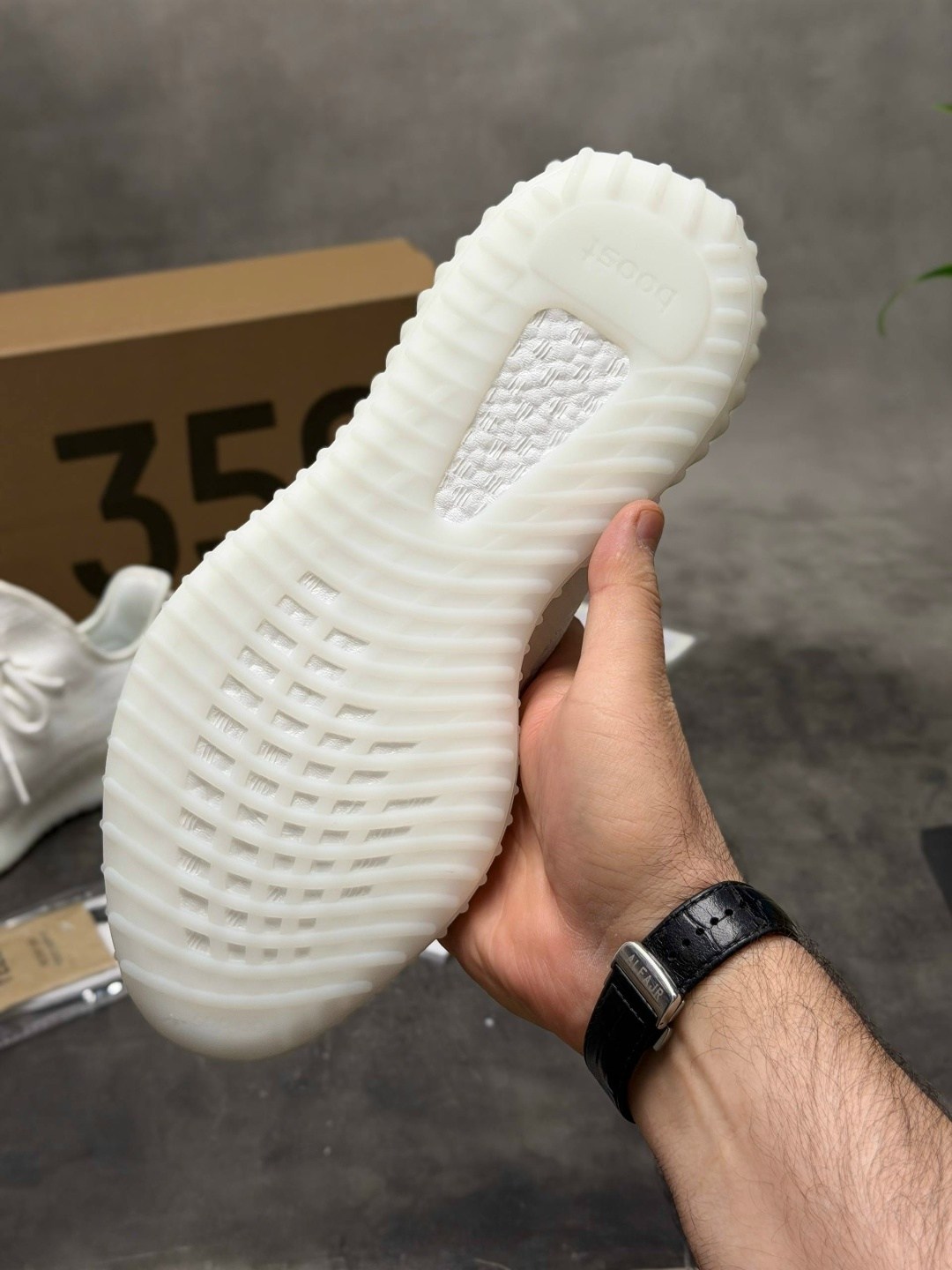 adidas yeezy boost 350 v 2,adidas yееzy boost 350 v2 cream/triple white,кроссовки adidas yeezy 350 boost v2 triple white,adidas yeezy boost 350 cream white,adidas yeezy boost 350