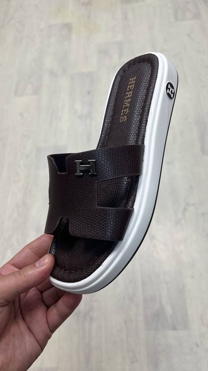 ,шлепанцы женские,шлепанцы fendi,шлепки женские,тапочки модные