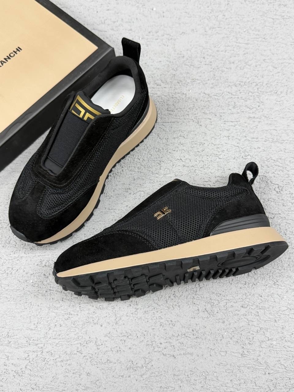 ,fendi кроссовки, женская,спортивная ,повседневная