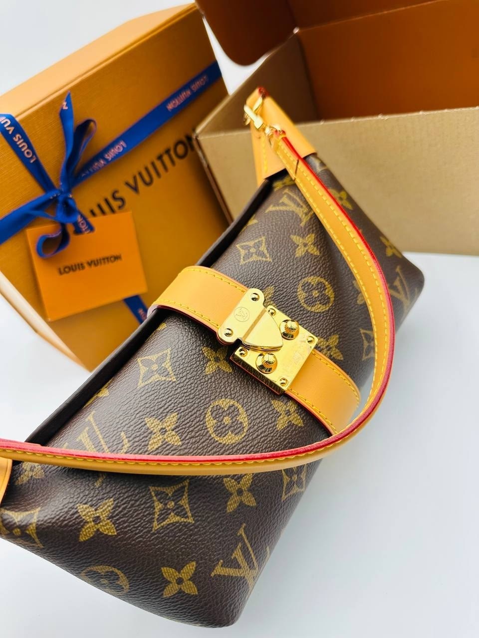 louis vuitton женская сумка,louis vuitton сумка на плечо,cумка louis vuitton,louis vuitton сумка на плечо кросс-боди,lv louis vuitton женская модная классическая сумка через плечо