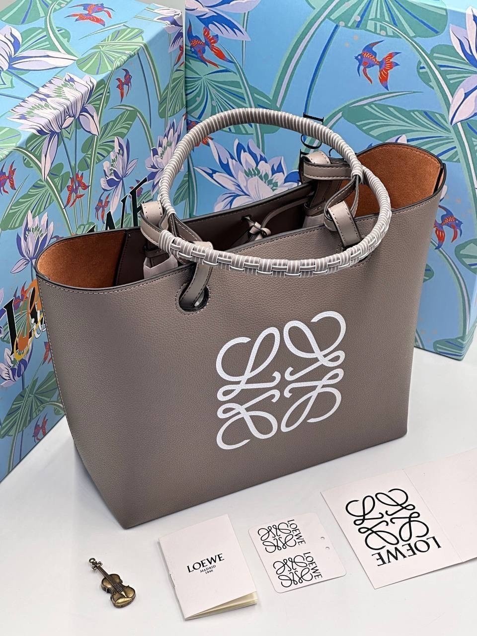сумка тоут loewe,сумка loewe,женская сумка loewe,женская сумка шоппер,сумка