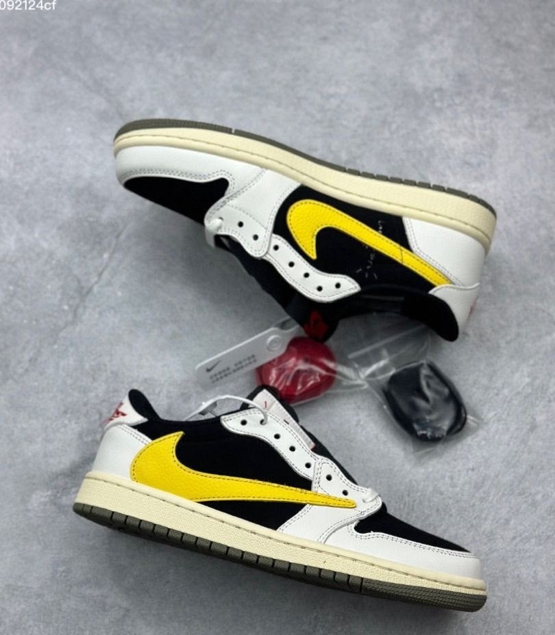 кроссовки travis scott x air jordan 1 low,кроссовки nike air jordan 1 low x travis scott,travis scott x air jordan 1 low og,travis scott x air jordan 1 low og black phantom,air jordan 1 low travis sco