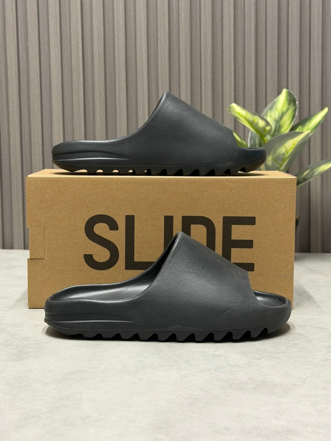 шлепки yeezy slide,модные тапочки,модные мужские шлепки,шлепанцы женские,