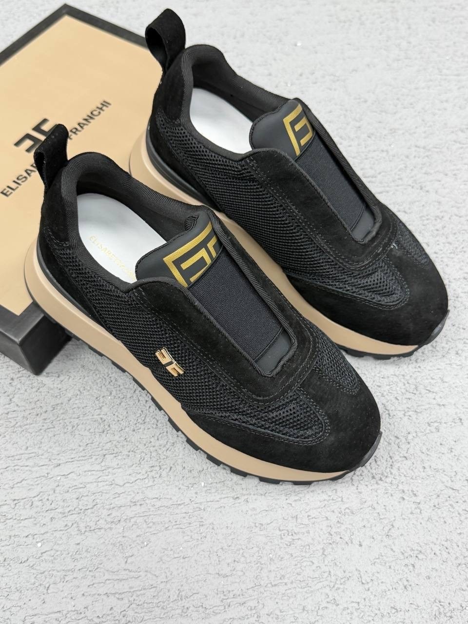 ,fendi кроссовки, женская,спортивная ,повседневная