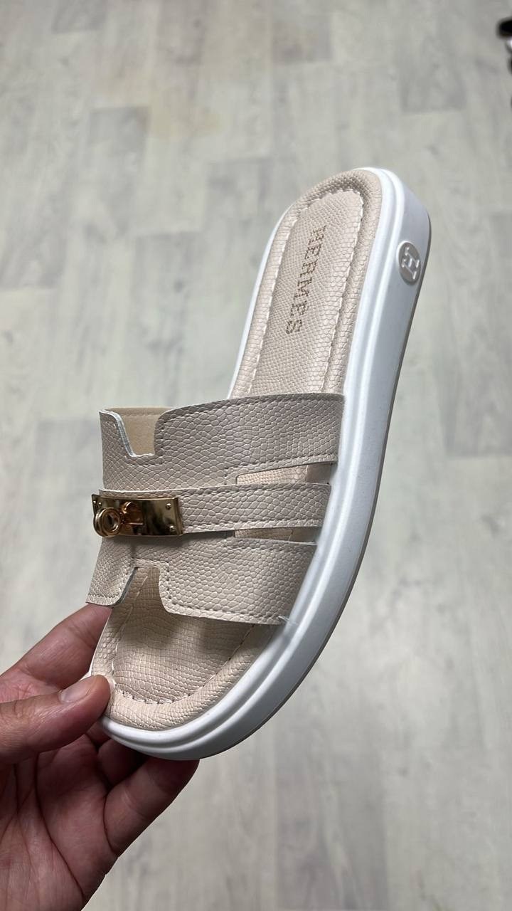 ,шлепанцы женские,шлепанцы fendi,шлепки женские,тапочки модные