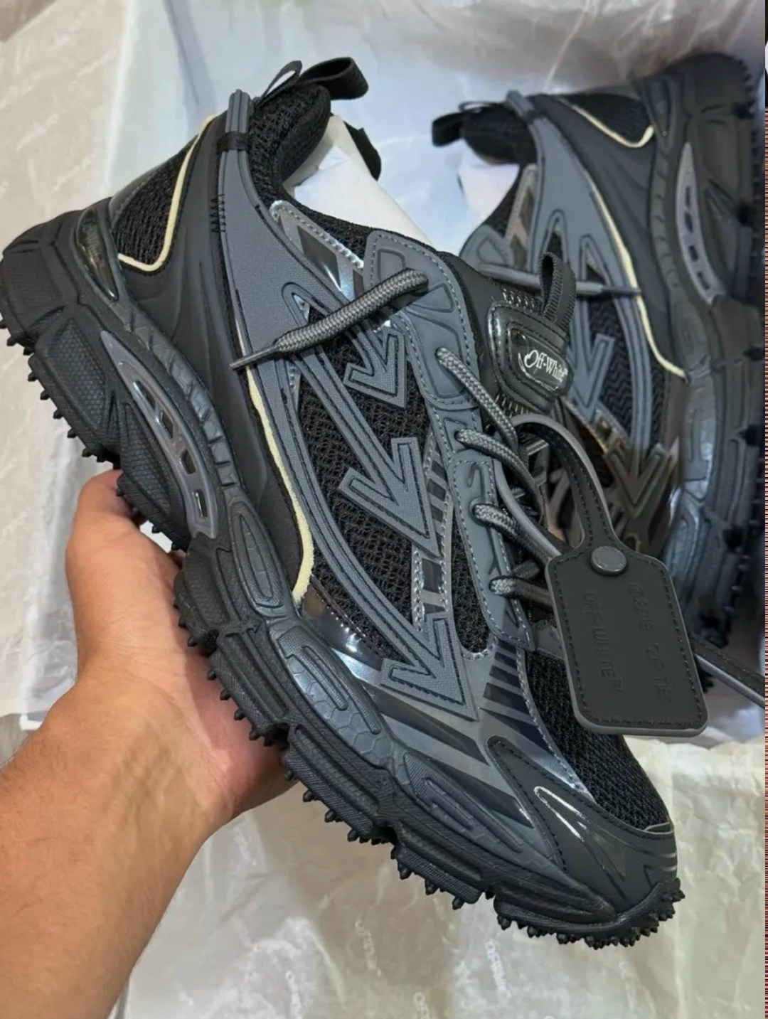 кроссовки off white be right back,кроссовки off white,кроссовки balenciaga 3xl sneaker 'worn-out черный,кроссовки off white be right back triple black,кроссовки мужские женские