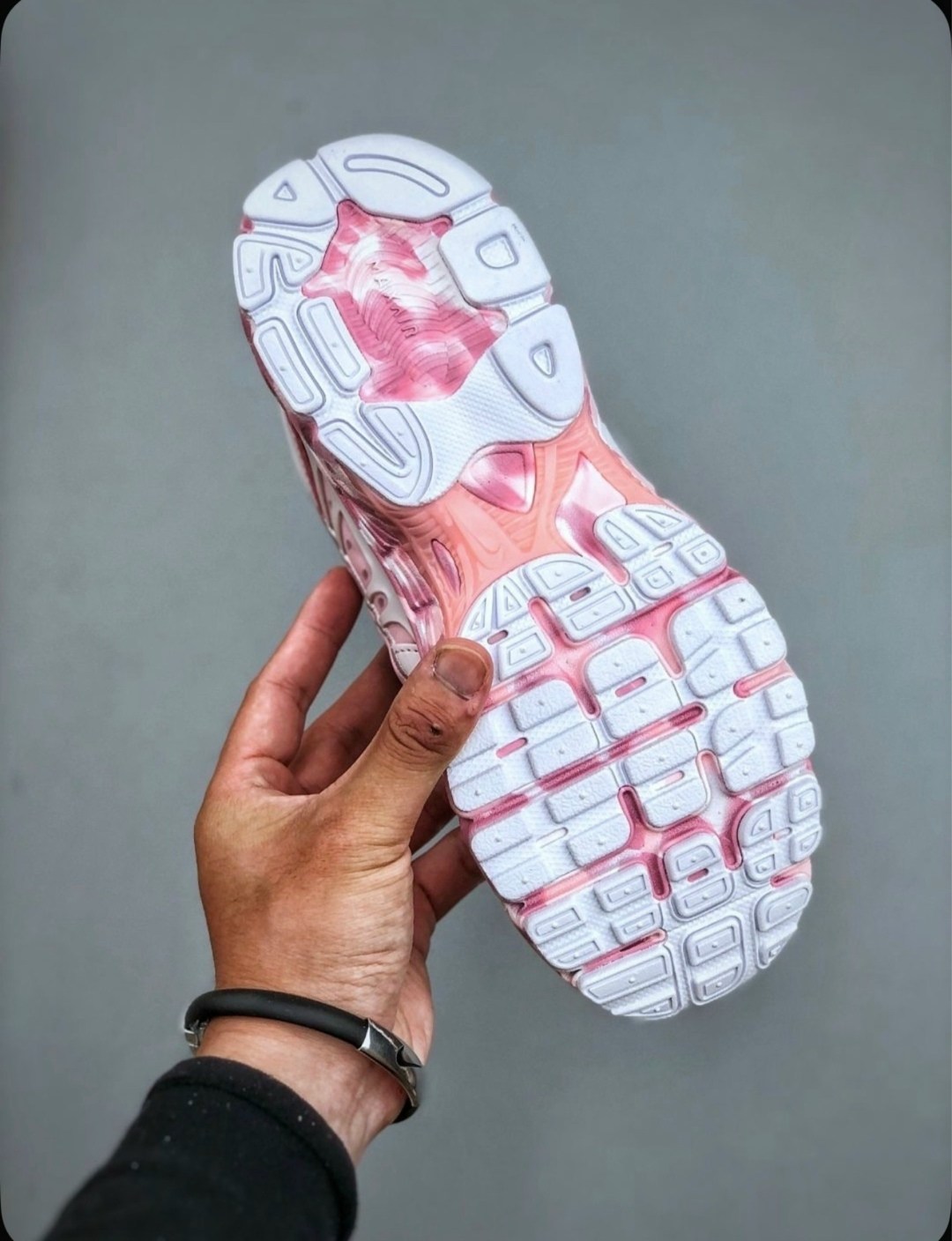 кроссовки,кроссовки мужские женские,nike air max plus tn pink white,российские кроссовки,розовые кроссовки