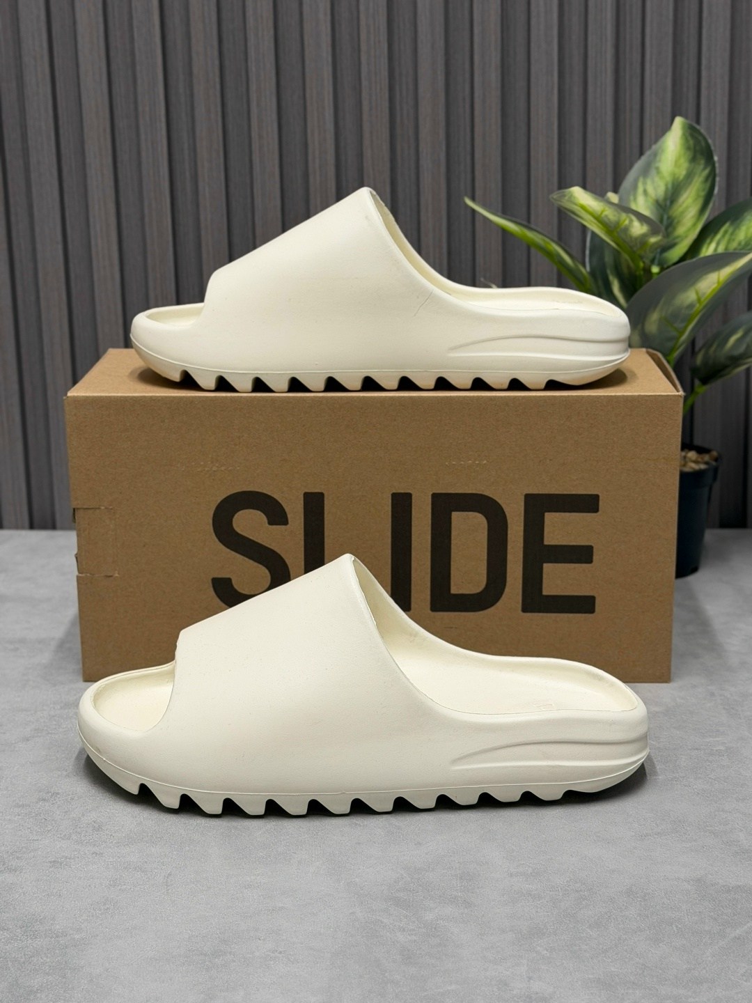 шлепки yeezy slide,модные тапочки,модные мужские шлепки,шлепанцы женские,