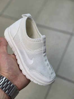 Кроссовки