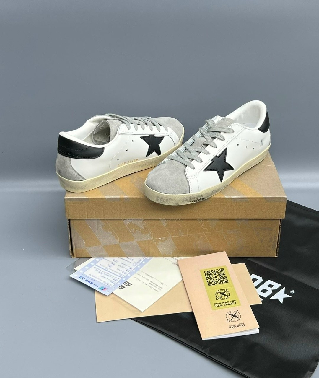 женские брендовые кроссовки кеды со звездой голден гус golden goose,,кроссовки golden goose,кеды golden goose,golden goose superstar leather sneaker - white & black