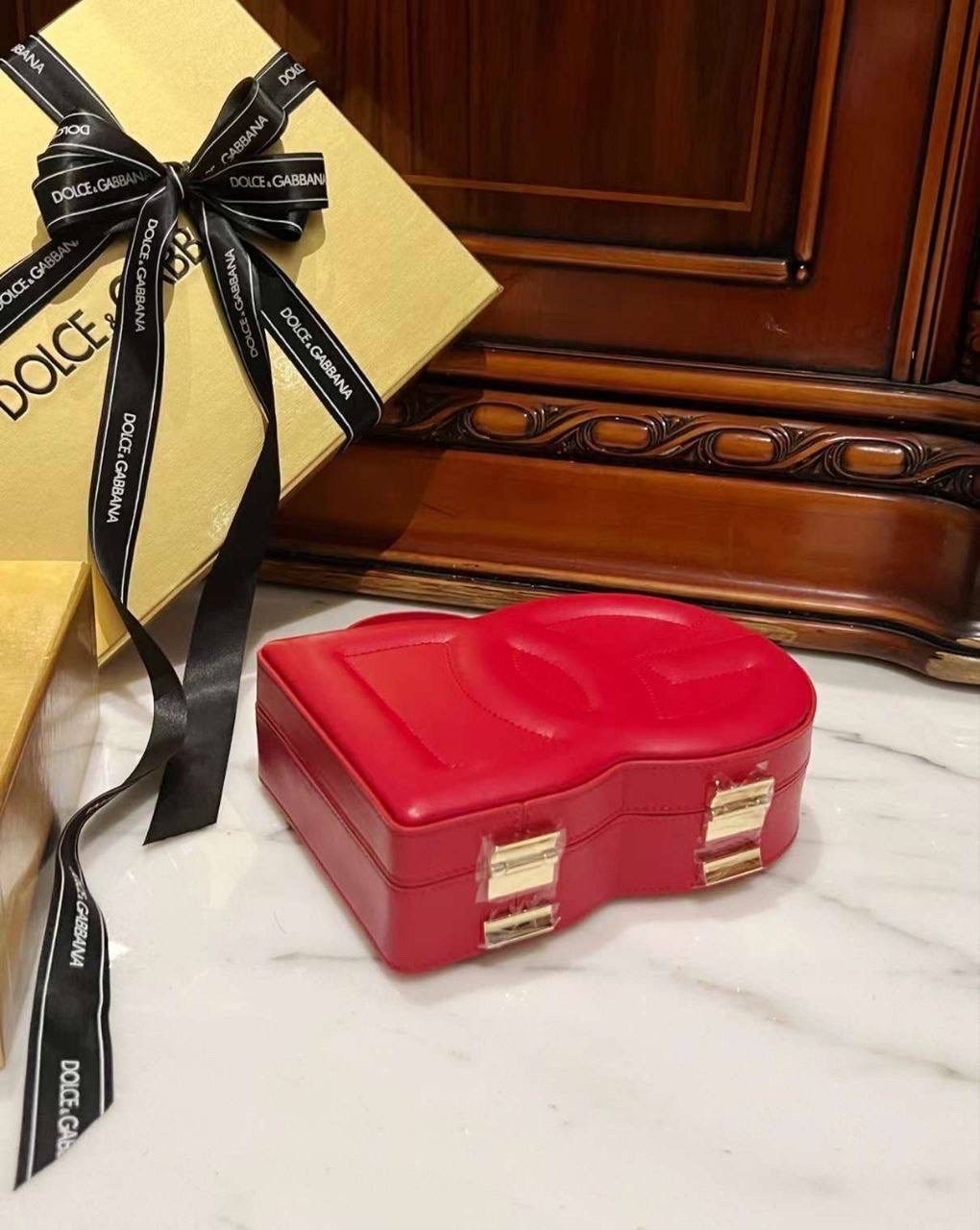 dolce gabbana сумка,сумка дольче габбана красная,модная сумка,модная женская сумка,сумка