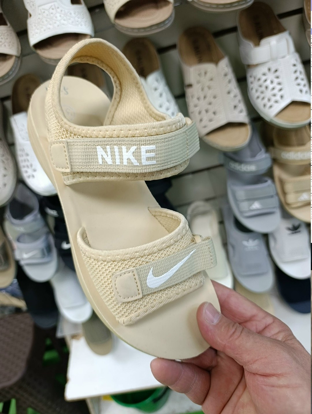 сандалии adidas,сандалии adidas adilette sandal,adidas originals adilette sandal,сандалии adidas adilette,сандалии adidas terrex sumra