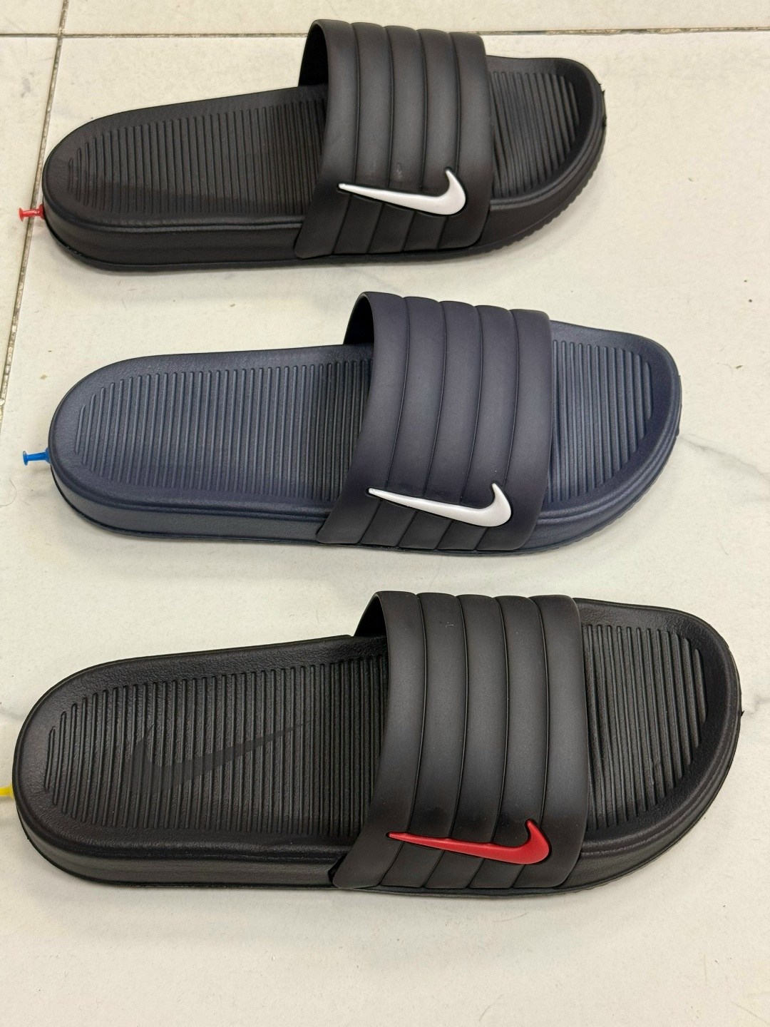 шлепанцы adidas,сланцы adidas,шлепанцы adidas adilette comfort,кожаные шлепки мужские адидас,тапки adidas