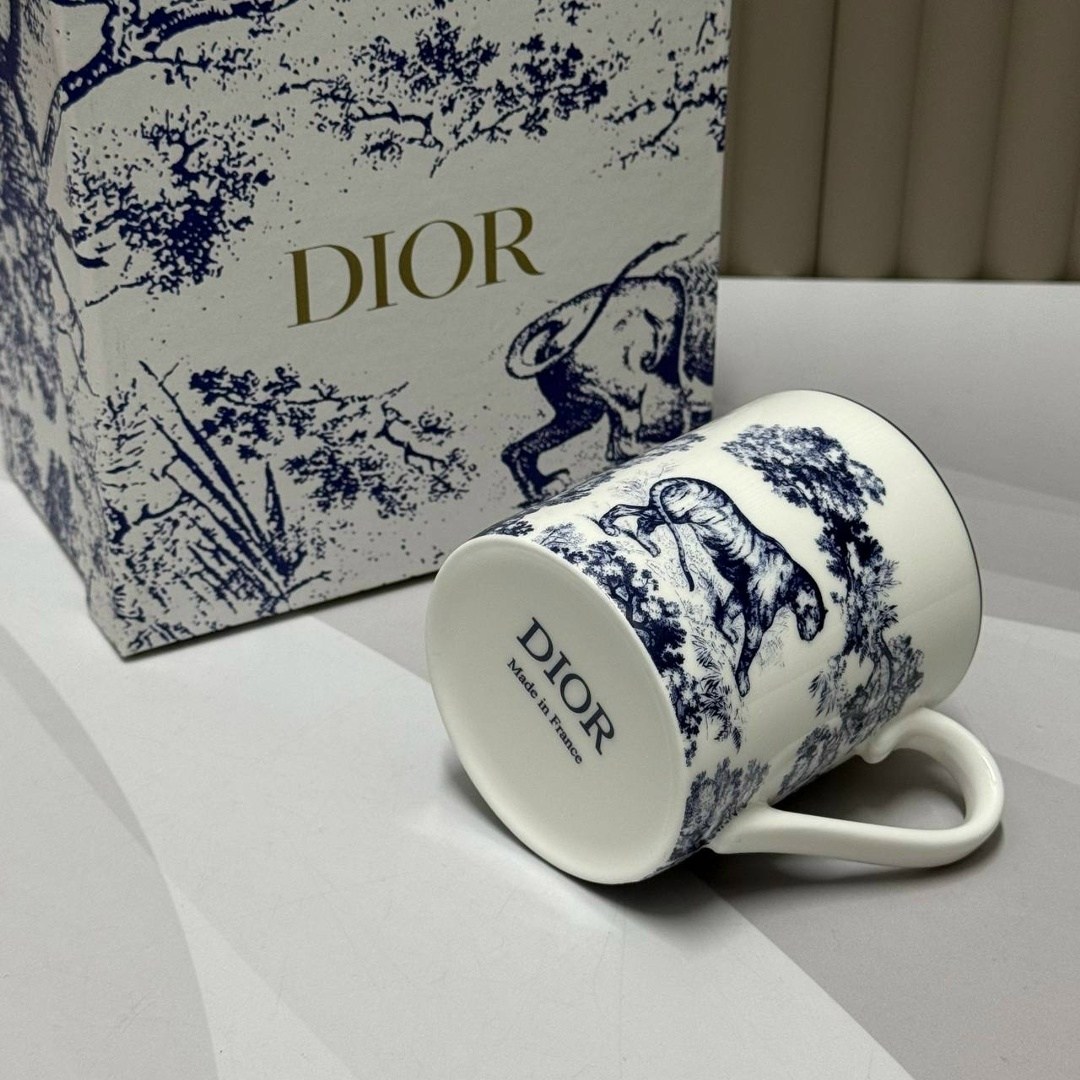 dior чашка кофейная 350 мл темно-синий светло-бежевый,чайный сервиз dior 4 предмета,чайная пара набор dior,кофейная чашка dior объемом 350 мл,чайные наборы