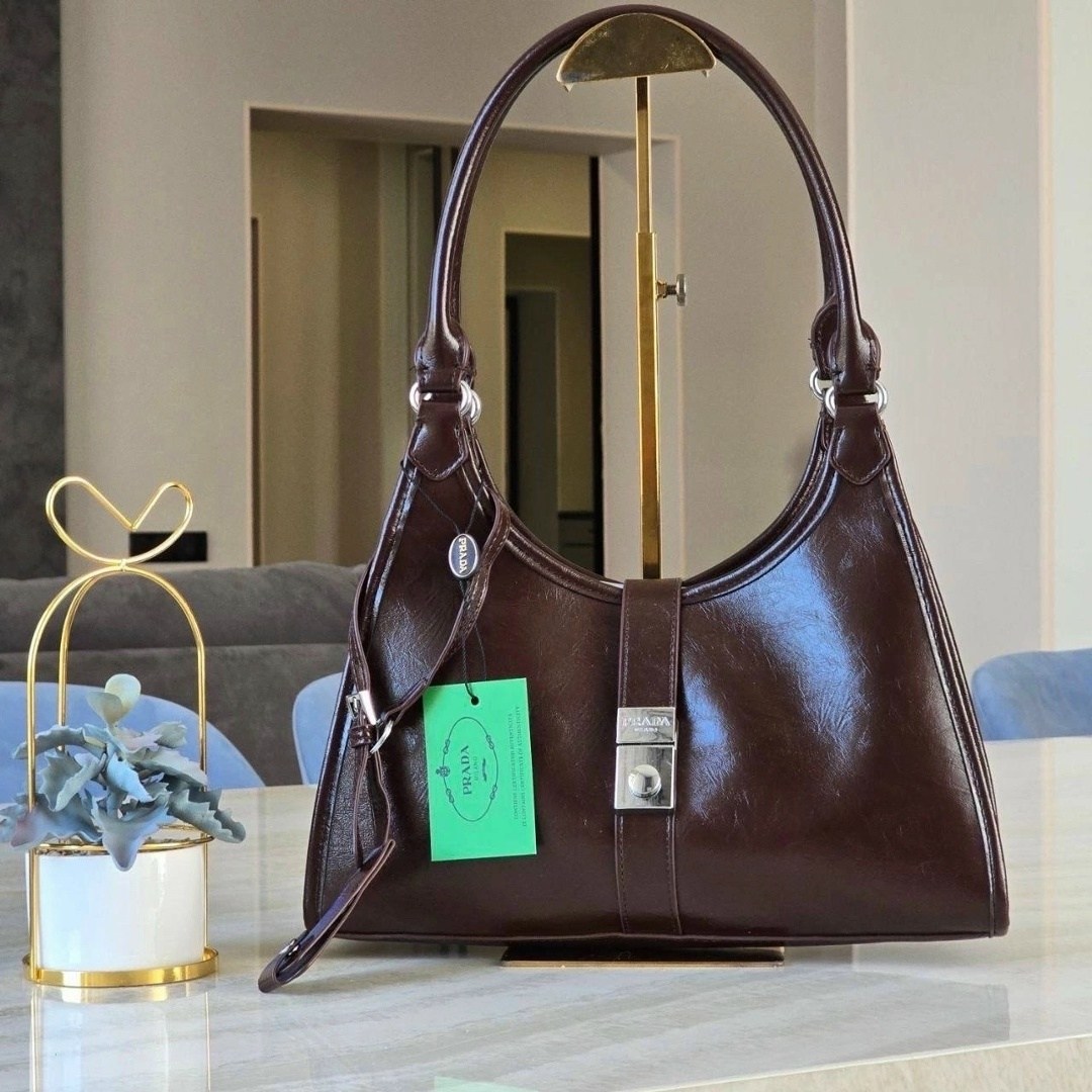 сумка женская prada,сумка черный,женская сумка,сумка,сумка-тоут prada среднего размера из кожи черный