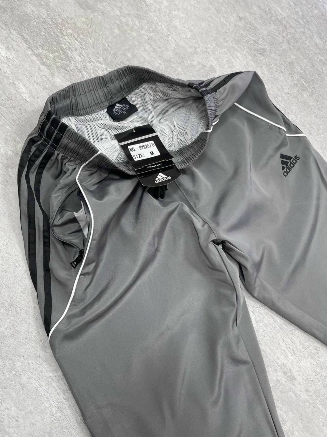 спортивные штаны adidas,мужские спортивные штаны adidas,спортивные штаны адидас ветрозащитные,спортивные штаны адидас,спортивные штаны adidas originals