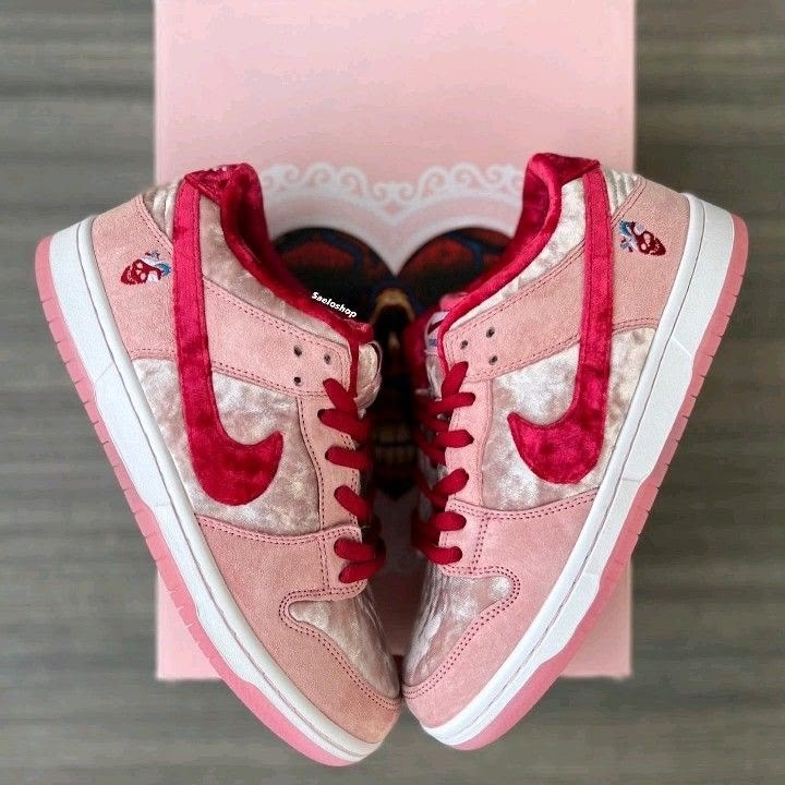 женские кроссовки nike,кроссовки женские nike sb dunk,кроссовки nike sb dunk low pink,nike sb dunk low strangelove,кроссовки nike sb dunk low strangelove