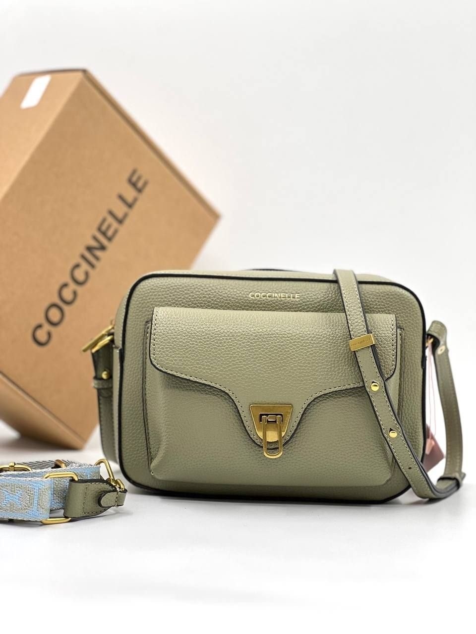 coccinelle сумка,сумка через плечо coccinelle beat,сумка через плечо coccinelle,сумка женская coccinelle,сумка coccinelle beat soft mini пурпурный